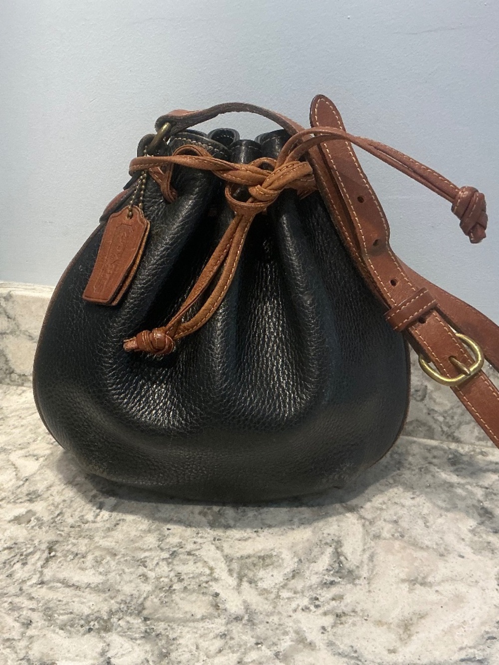 Vintage COACH Sheridan Marietta Drawstring Black & Tan Drawstring Bag 1166-217